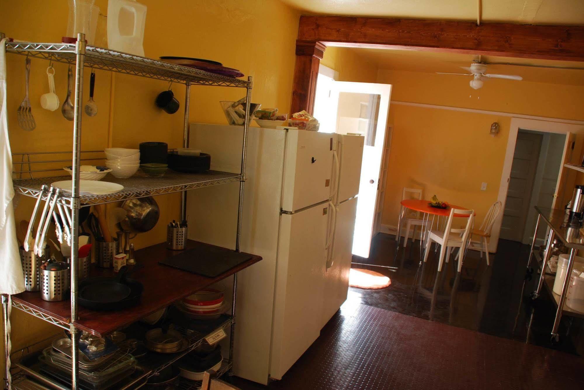 Hostel On 3Rd Сан Диего Екстериор снимка